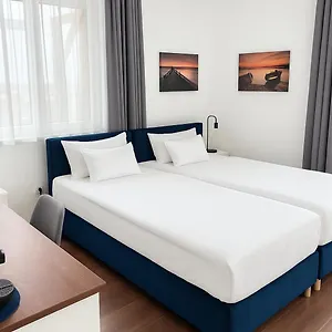 *** Hotel Rooftop With Underground Parking Hongarije